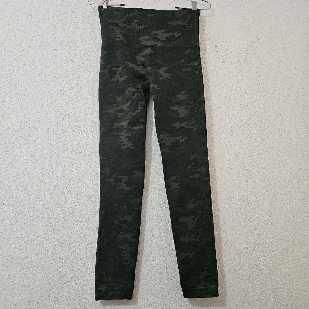 Spanx army green camo color leggings medium size - Picture 2 of 6